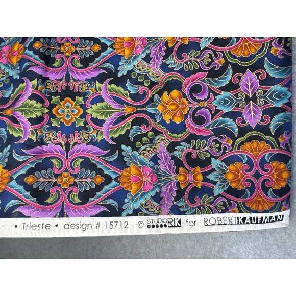 Vibrant Floral & Leaf Print Cotton Fabric by Robert Kaufman 1/2 yard x 44" - Picture 2 of 9